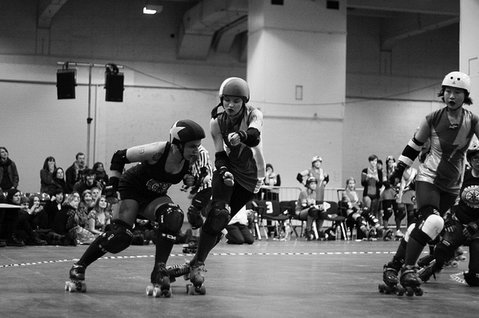 London Rollergirls in action: Harbour Grudges vs Suffra Jets. Photo courtesy Derek Bremner